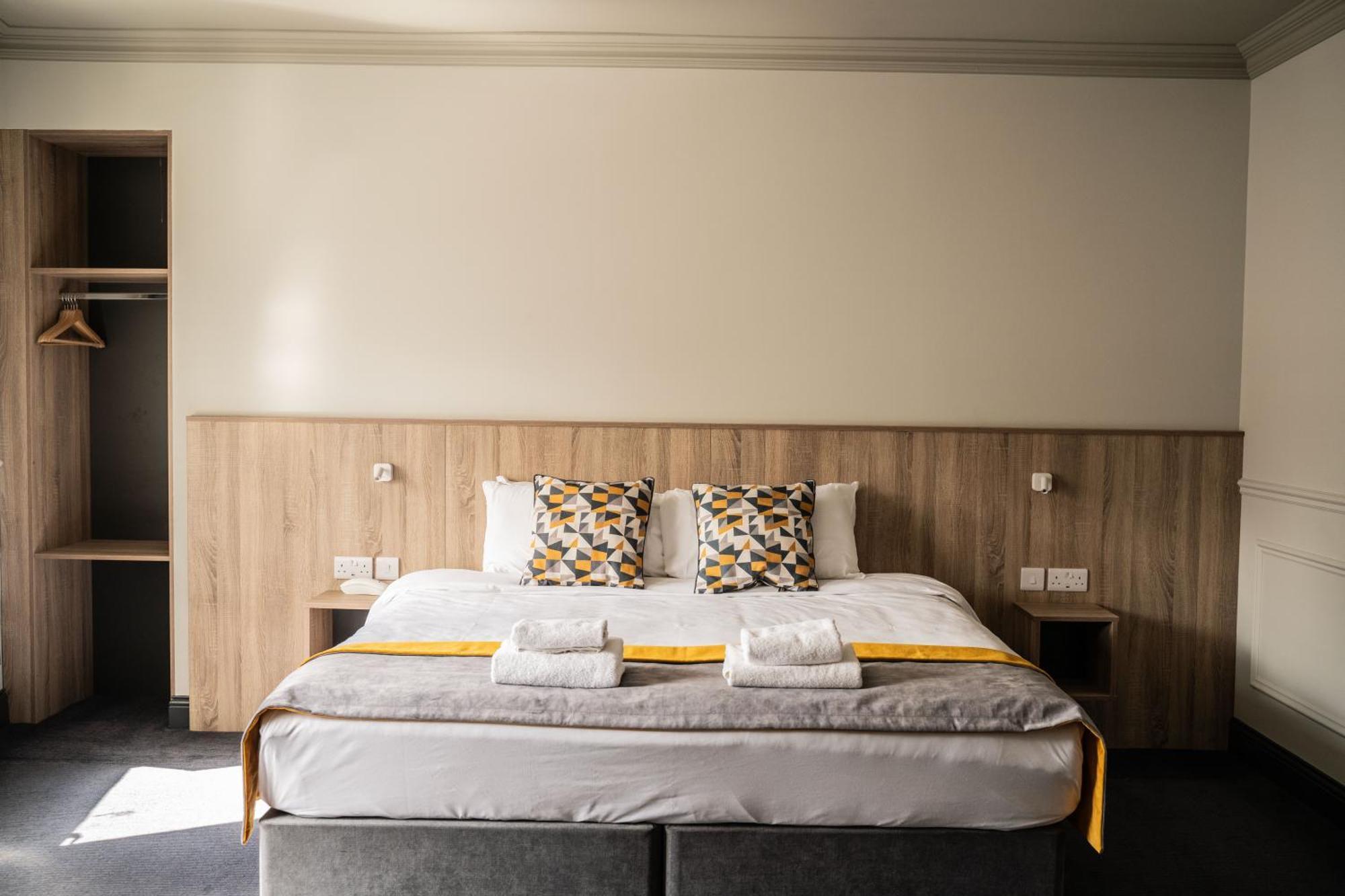 The Old Quarter Townhouse Hotell Limerick Junction Eksteriør bilde